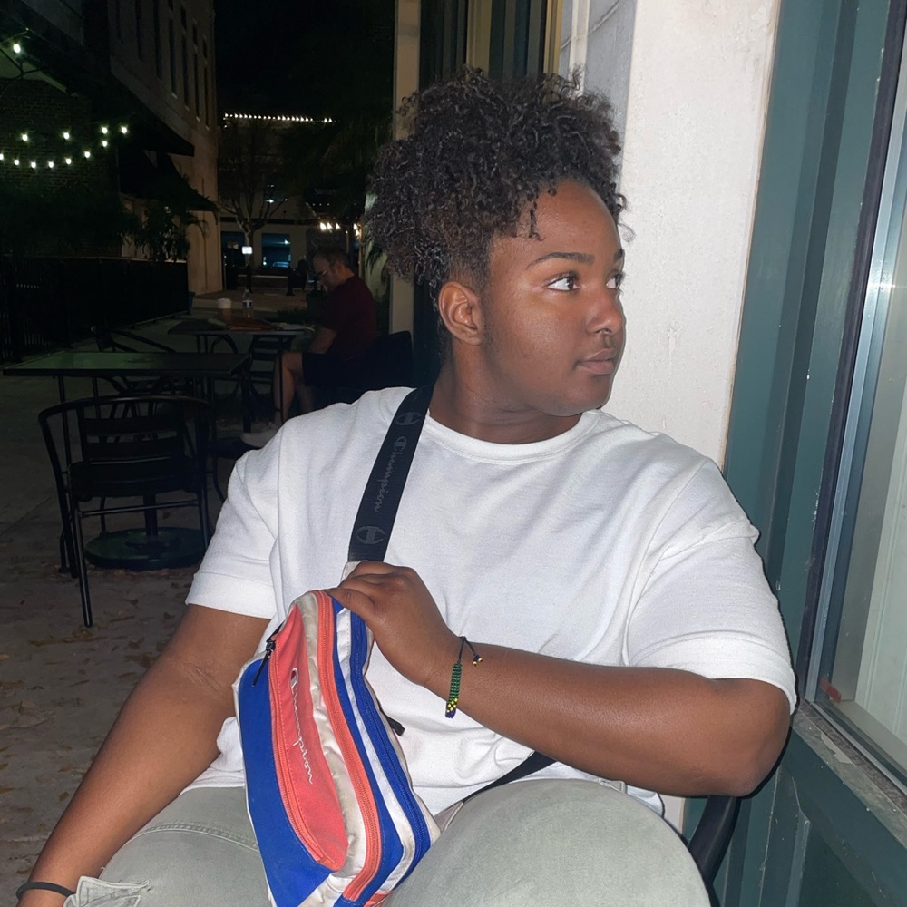 Meet your Posher, Abigail